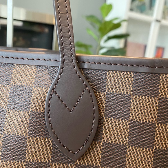 Louis Vuitton Neverfull MM - Picture 4 of 8